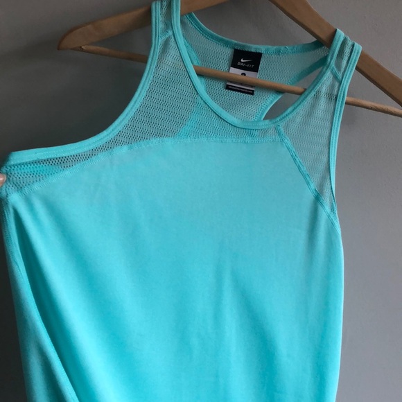 Nike Dri-FIT tank in like a Tiffany blue - Picture 6 of 8